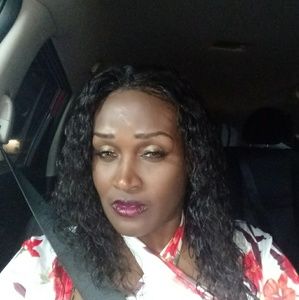 Meet your Posher, Latoya